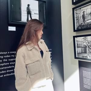 Meet your Posher, Nhung